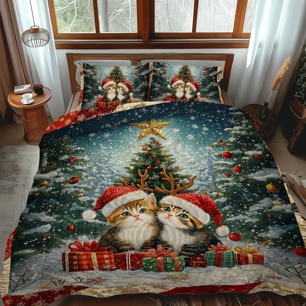 Purrfect Christmas Cats 3-Piece Bedding Set - Image 2